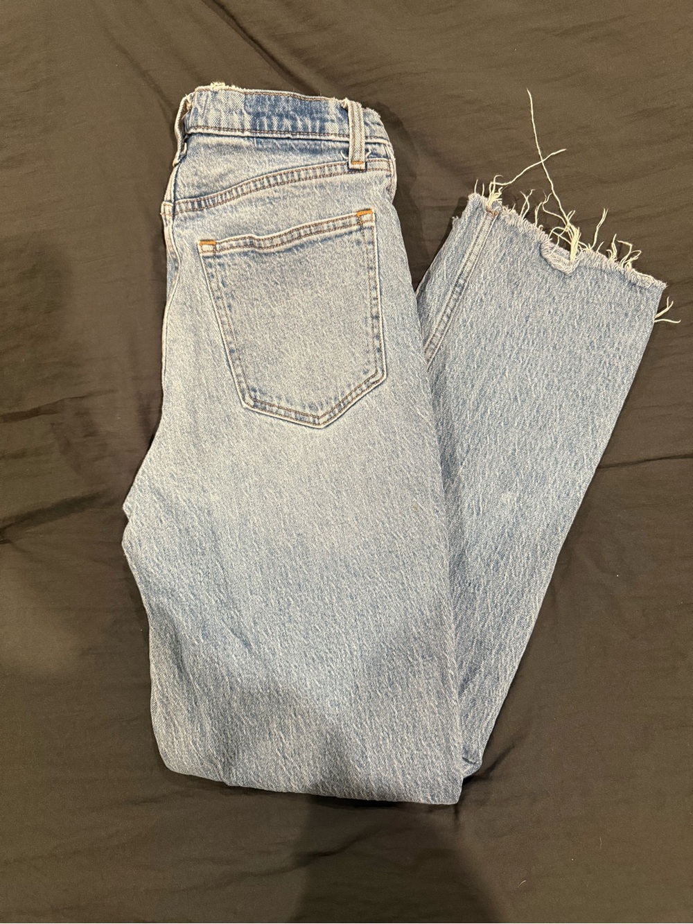 Abercrombie “The 90s Straight Ultra High Rise” jeans
